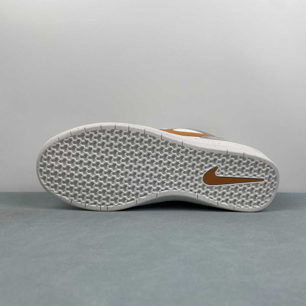 Nike SB Force Sneakers – Grey, White & Gold